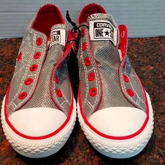 Converse NEW Glitter Slip-Ons...SIZE 1 - Picture 1 of 7